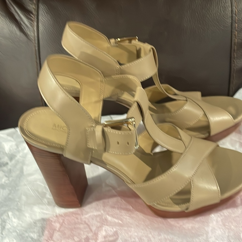 Michael Kors Women's Beige Strappy Sandals